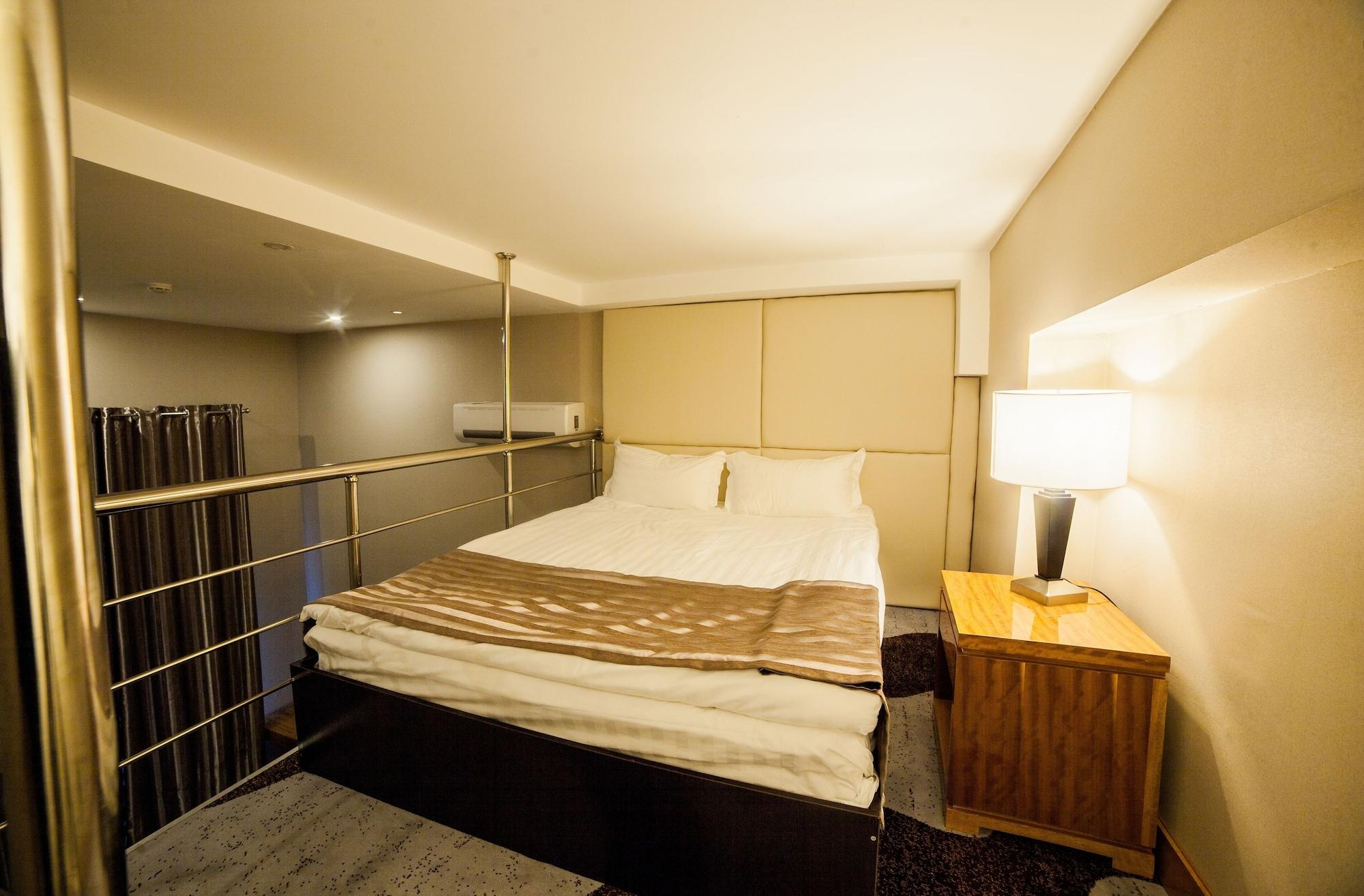 Absolute Hotel Astana Eksteriør bilde