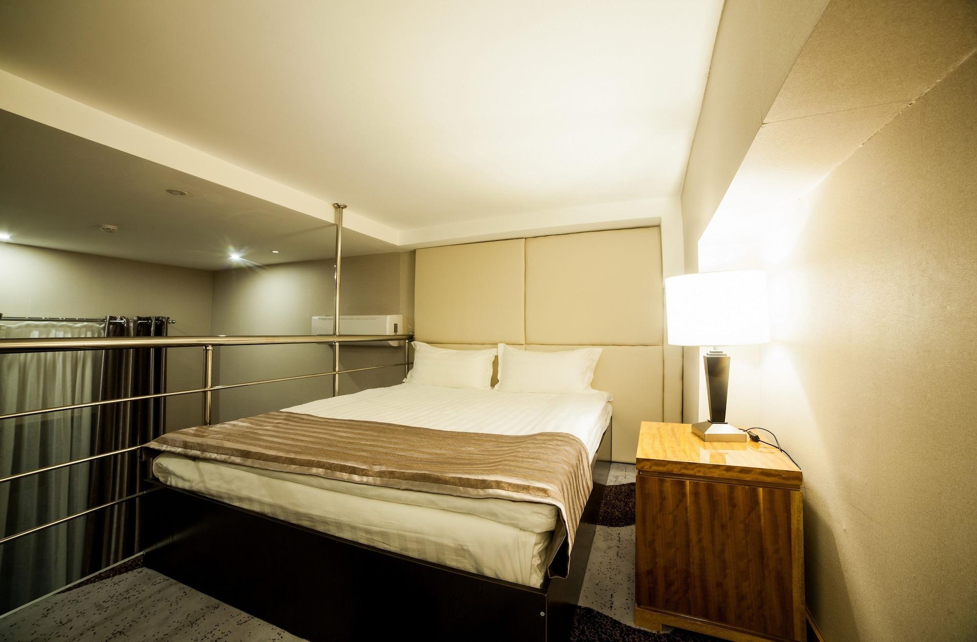 Absolute Hotel Astana Eksteriør bilde