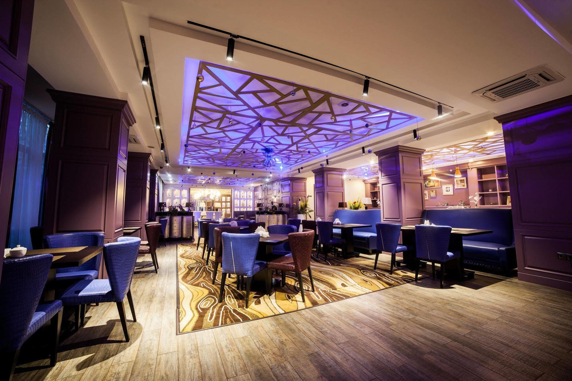 Absolute Hotel Astana Eksteriør bilde